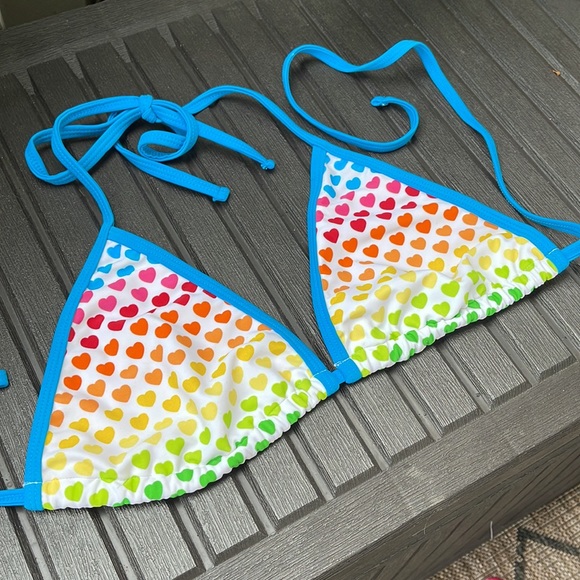 Inmocean - Rainbow Hearts Bikini Top - XL - Picture 3 of 13